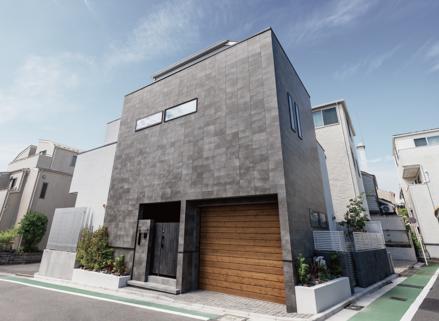 シンプルモダンと重厚感を両立